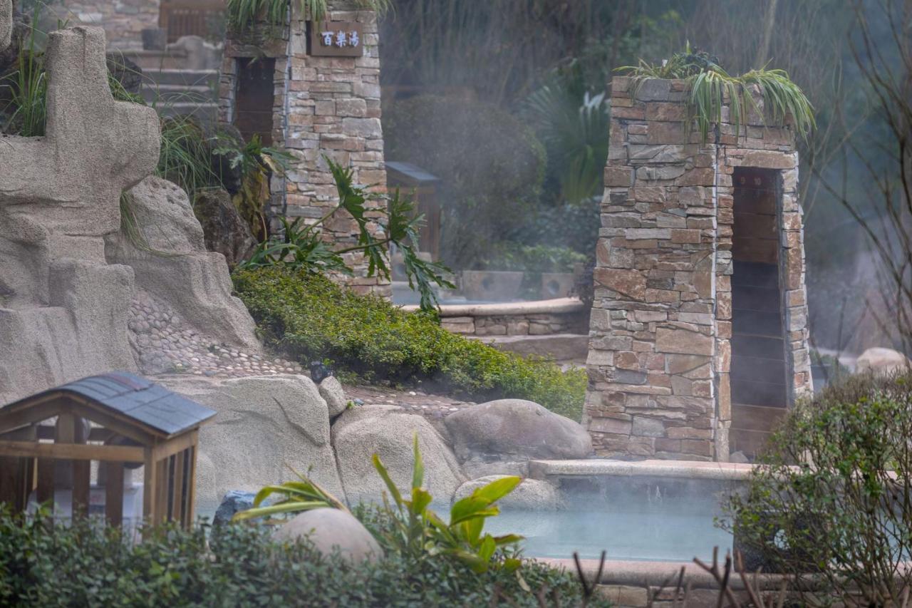 Howard Johnson Huashuiwan Hot Springs Resort Ченду Екстер'єр фото